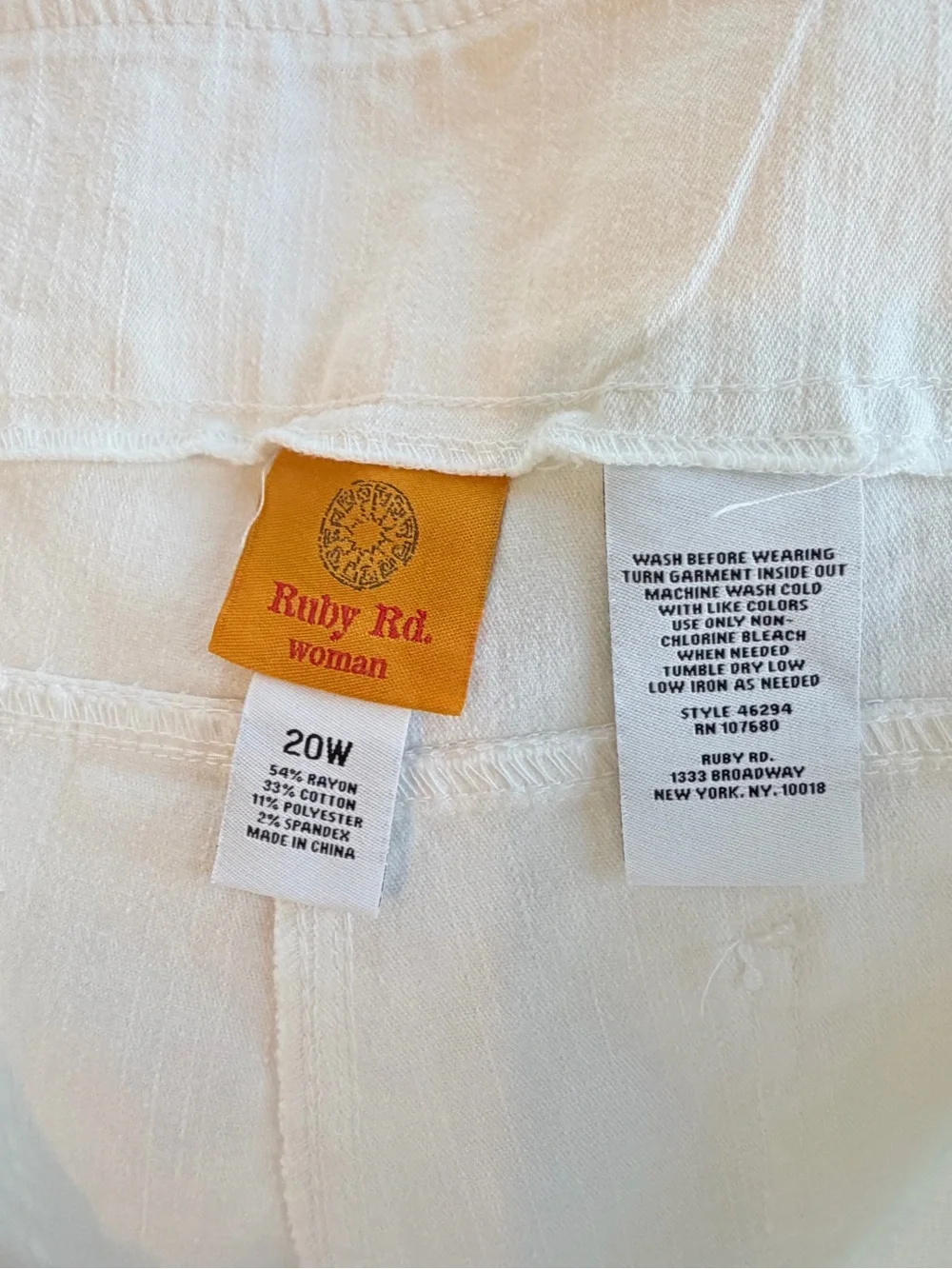 NEW Ruby Rd. Slimming Contour Waistband Ankle Pant in White Women’s Size 20W